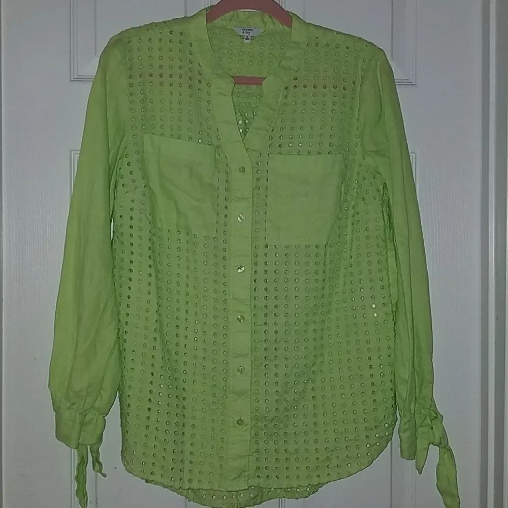 Crown & Ivy long sleeve button down top Sz MNWOT